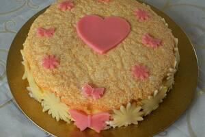 Marshmallowslu sevgi pastası tarifi