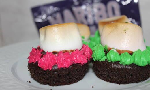 Marshmallowlu cupcake tarifi